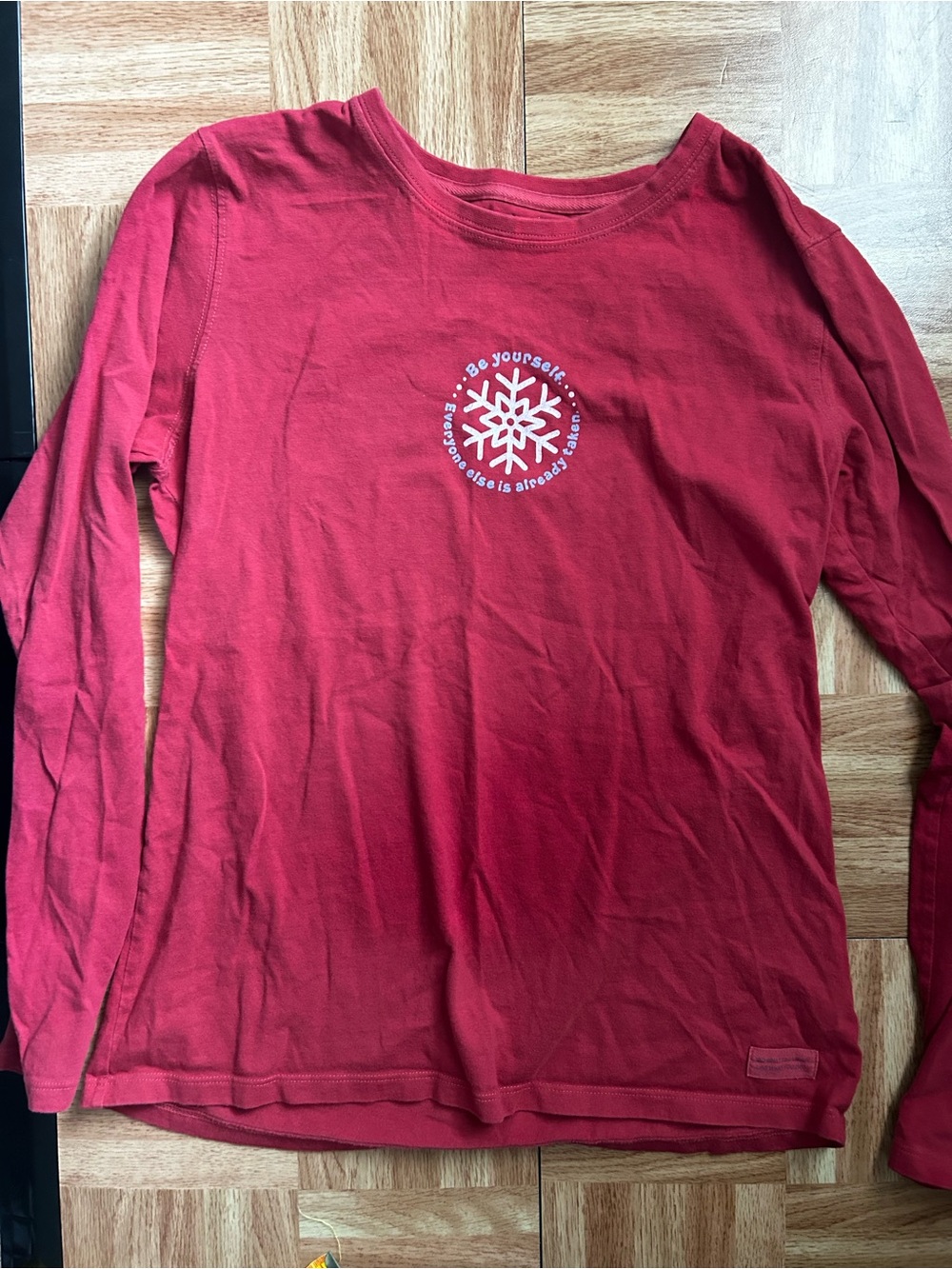 Life is Good Long Sleeve Shirt Ladies Medium Red Snowflake be yourself